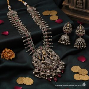 traditional silver- oxidised- necklace -design 